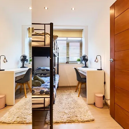 Ultra - Walk To It Apartment