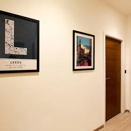 Ultra - Walk To It Apartmán